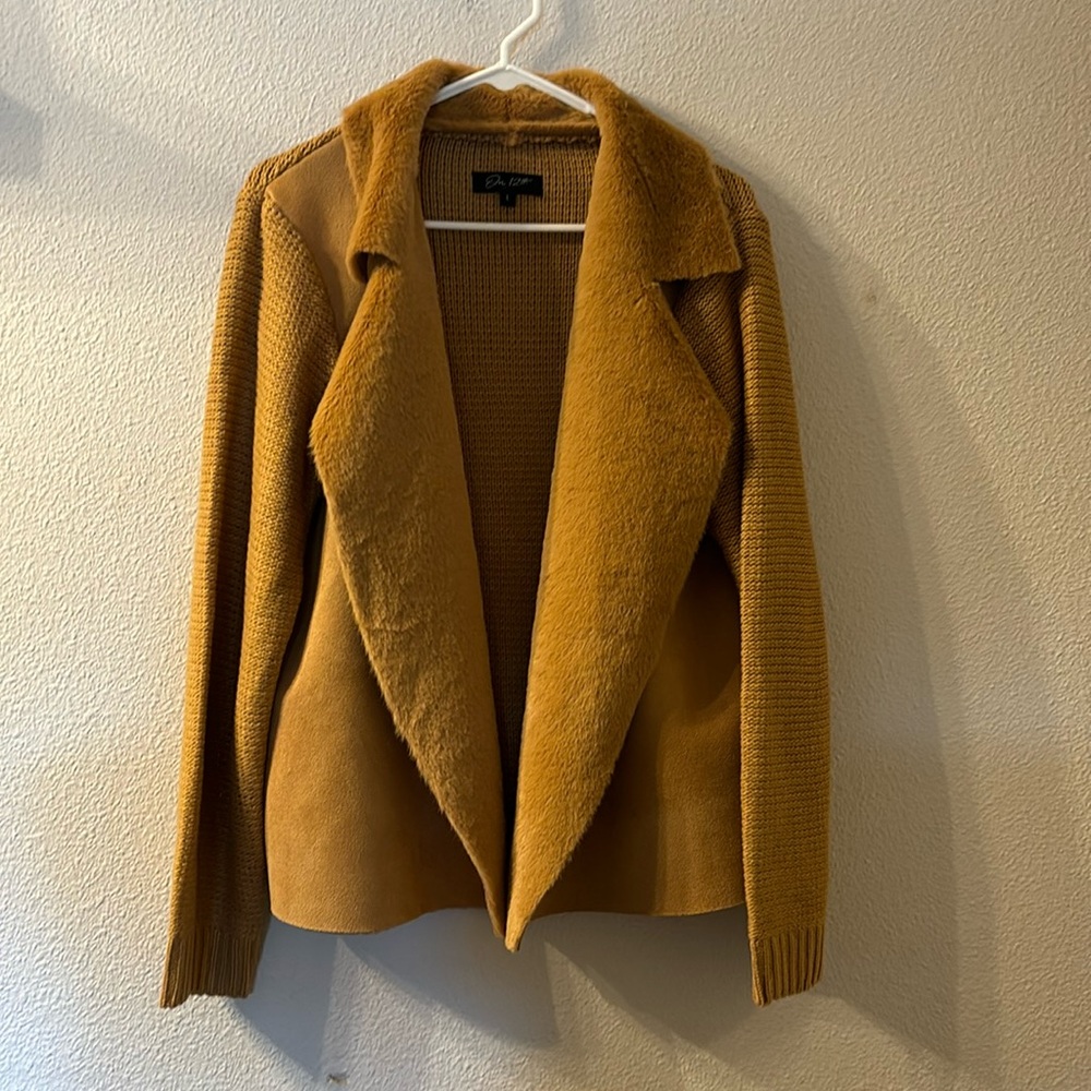 On 12th faux fur jacket size large